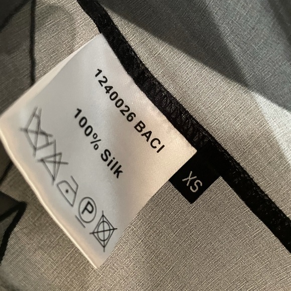 Stunning Rodebjer organza ruffle blouse 💯% silk. - Picture 10 of 16